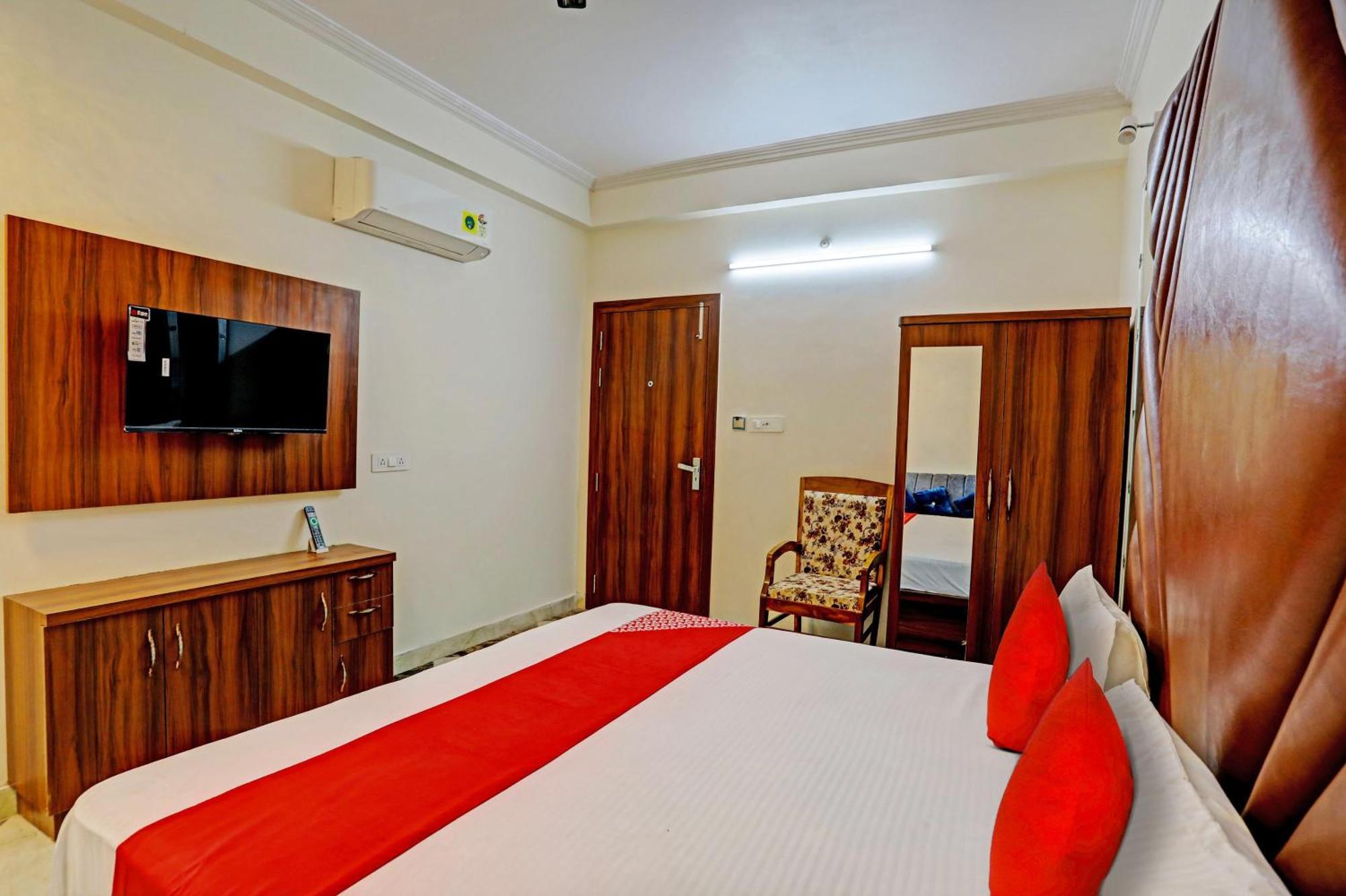 Hotel O Al Diwan Banquet And Suites กานปูร์ ภายนอก รูปภาพ