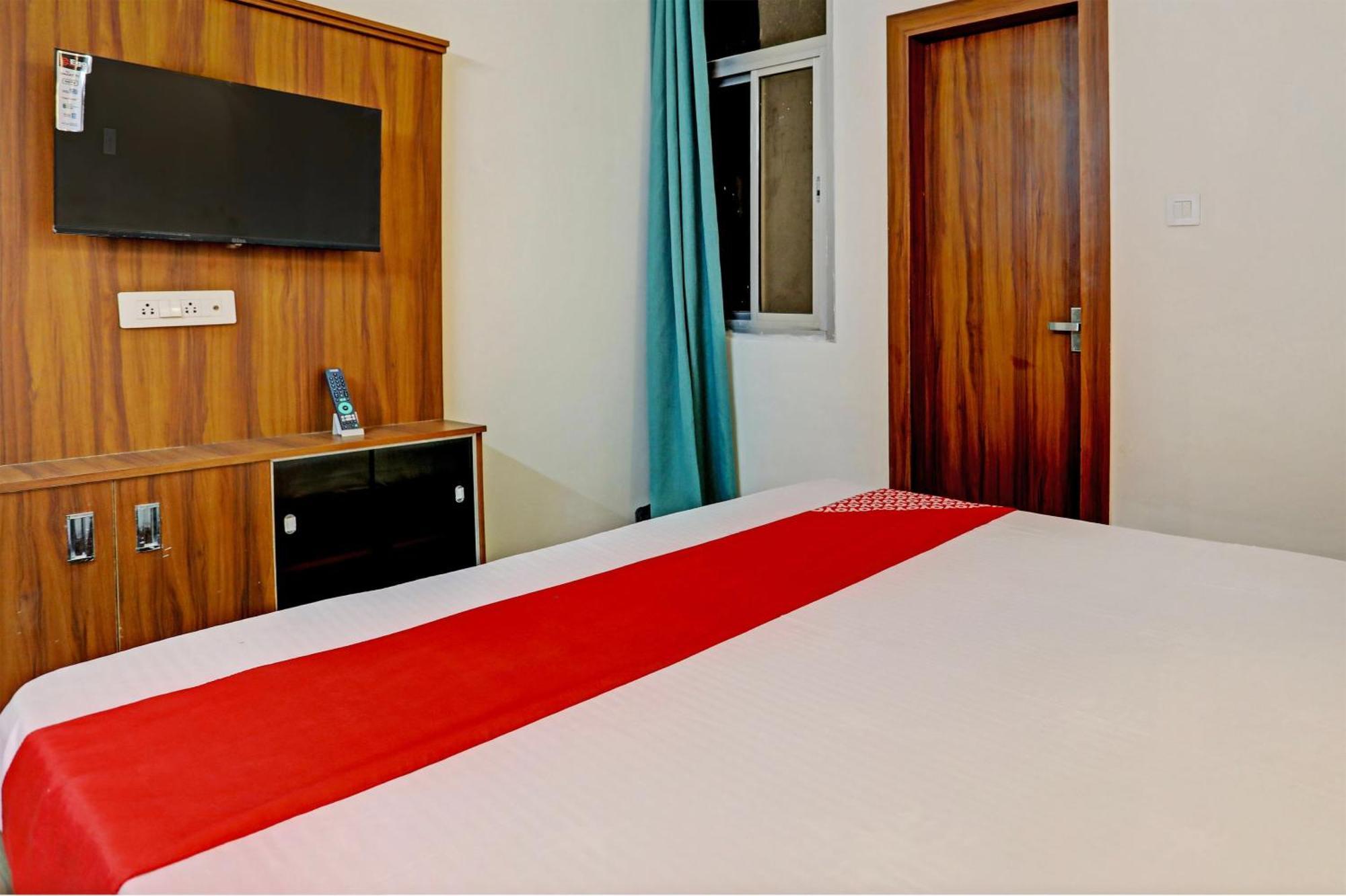 Hotel O Al Diwan Banquet And Suites กานปูร์ ภายนอก รูปภาพ